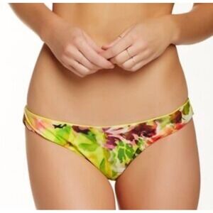 Beach Bunny Swimwear‎ Bottom Floral tropical oasis reversible
Size Med